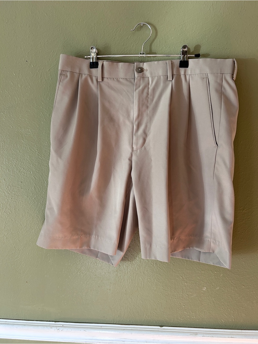 Alan Flusser Golf Beige Flat Front Men’s Athletic Shorts